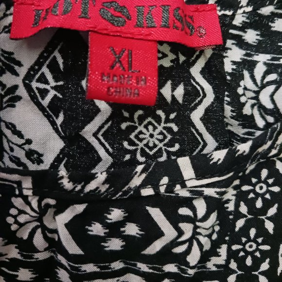 Cute crop top - Picture 2 of 3